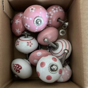Knobs for dressers 10 count